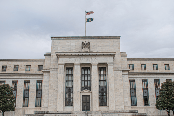 开源策略 美联储宣布维持联邦基金利率目标区间不变